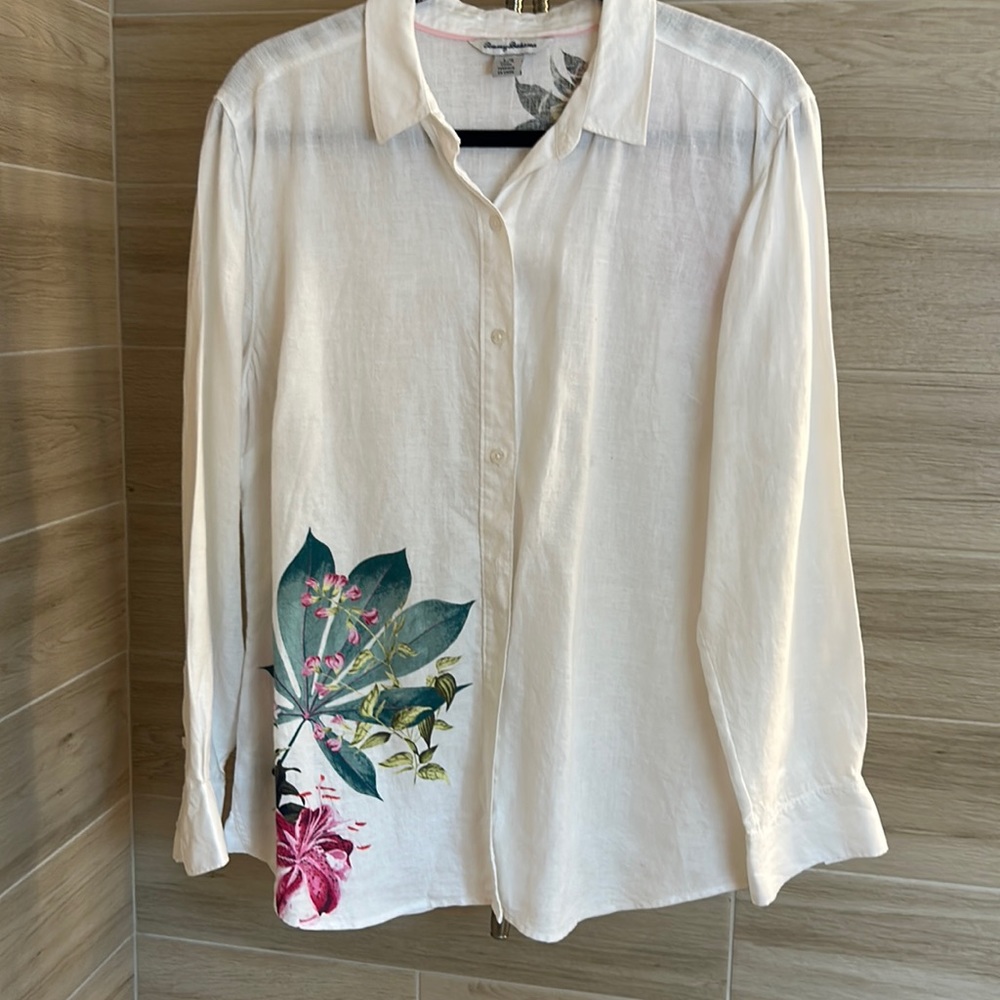 Tommy Bahama linen size large floral appliqué white blouse.